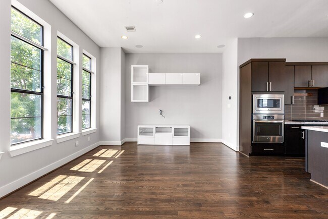 Building Photo - 1705 Weber St