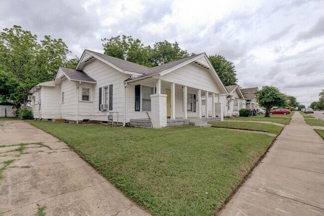 Building Photo - 2 Bedroom 2 Bath Home Near TU!
