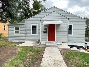 Building Photo - 2 Bedroom with 3 Stall Attached Garage