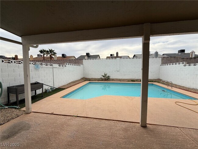 Building Photo - 516 Inness Ave