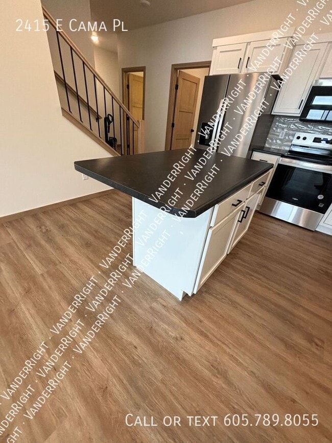 Building Photo - 2415 Cama Pl