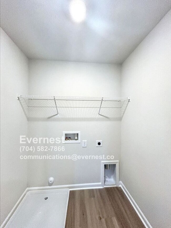 Building Photo - 2166 Willow Gln Dr