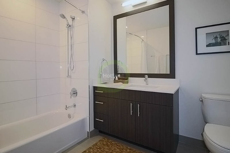 Building Photo - 480 N Park Dr