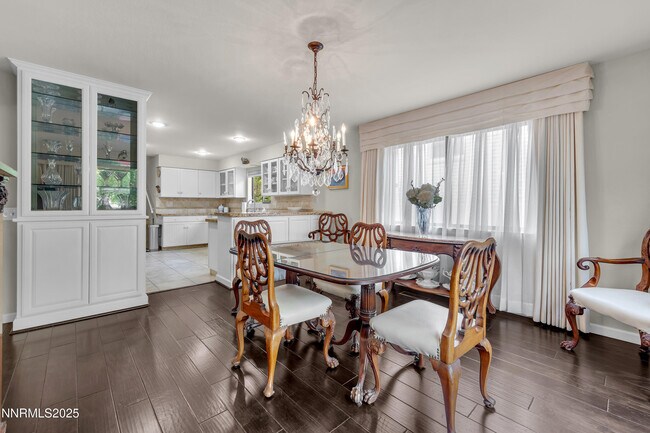 Building Photo - 4953 Lakeridge Terrace W