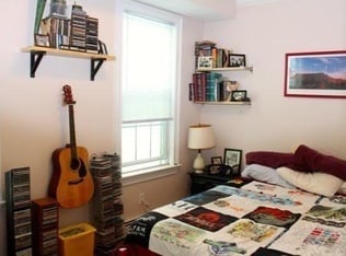 Building Photo - Conveniently Located South Boston Condo Pr...