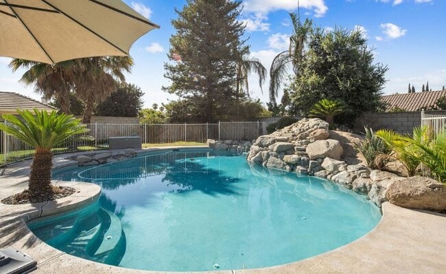 Building Photo - 13019 Queen Palm Ct