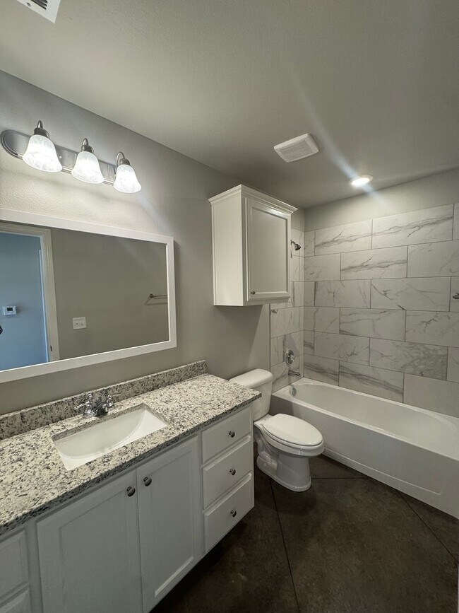 Building Photo - 3/2/1 Fabulous new build 2025 1/2 off special 1st month's rent