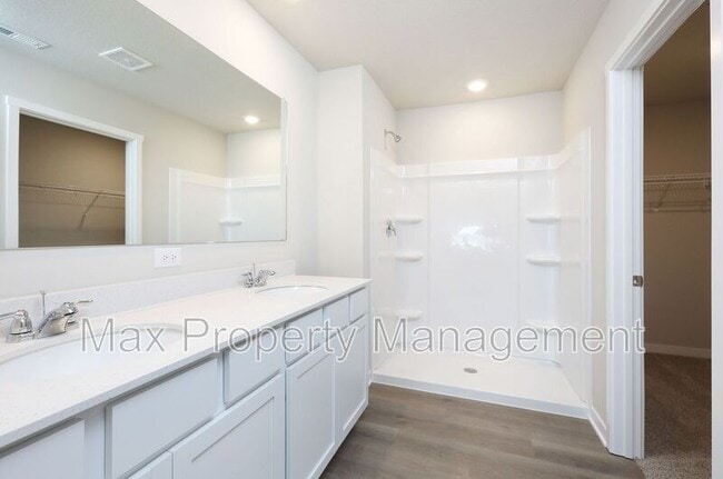 Building Photo - 5607 153rd St