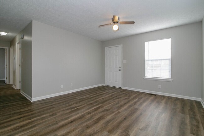Building Photo - 631 Artic Ave