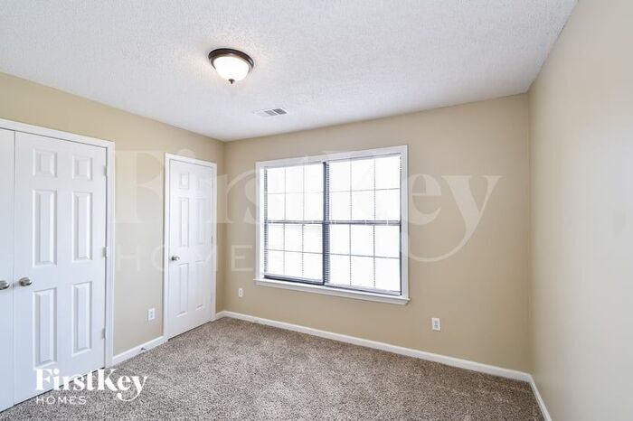 Building Photo - 3734 Oakmoor Cir E
