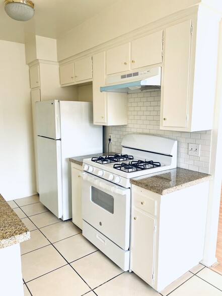 brand new stove and hood - 219 N Buena Vista St