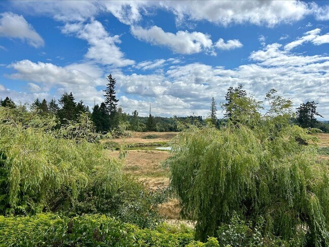 Building Photo - 4739 S Golf Course Dr