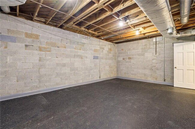 Building Photo - 5653 Trowbridge Dr