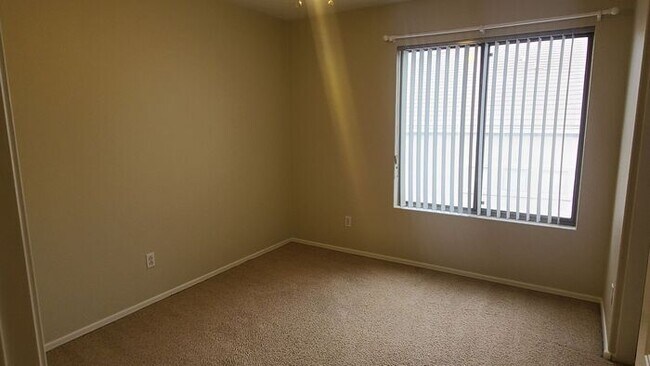 Building Photo - 5-bedroom in the heart of Gilbert