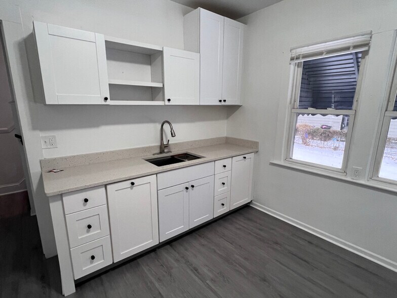 Building Photo - 4302 W 30th St