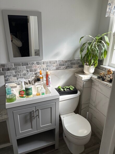 Bathroom - 1101 Forest Dr