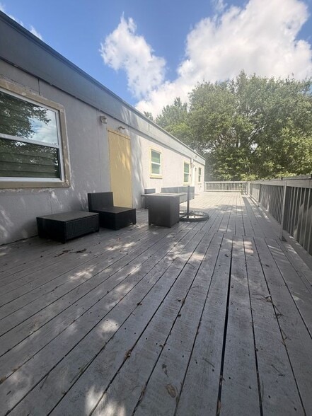 Building Photo - 820 N Trebol St