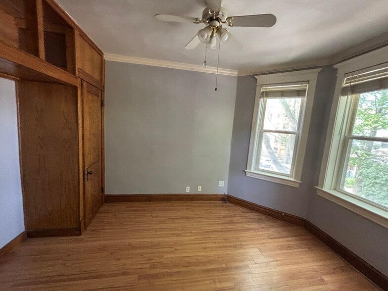 Building Photo - 1535 W Highland Ave