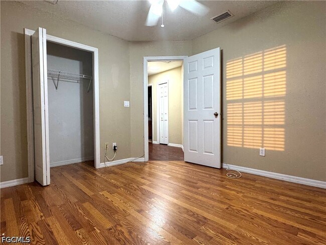 Building Photo - 117 Shadow Lakes Dr