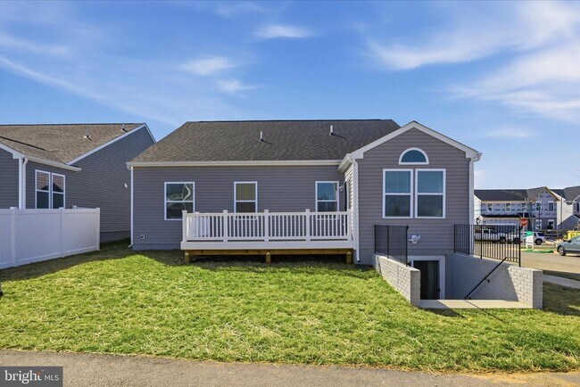 Building Photo - 148 Huntwell W Ave