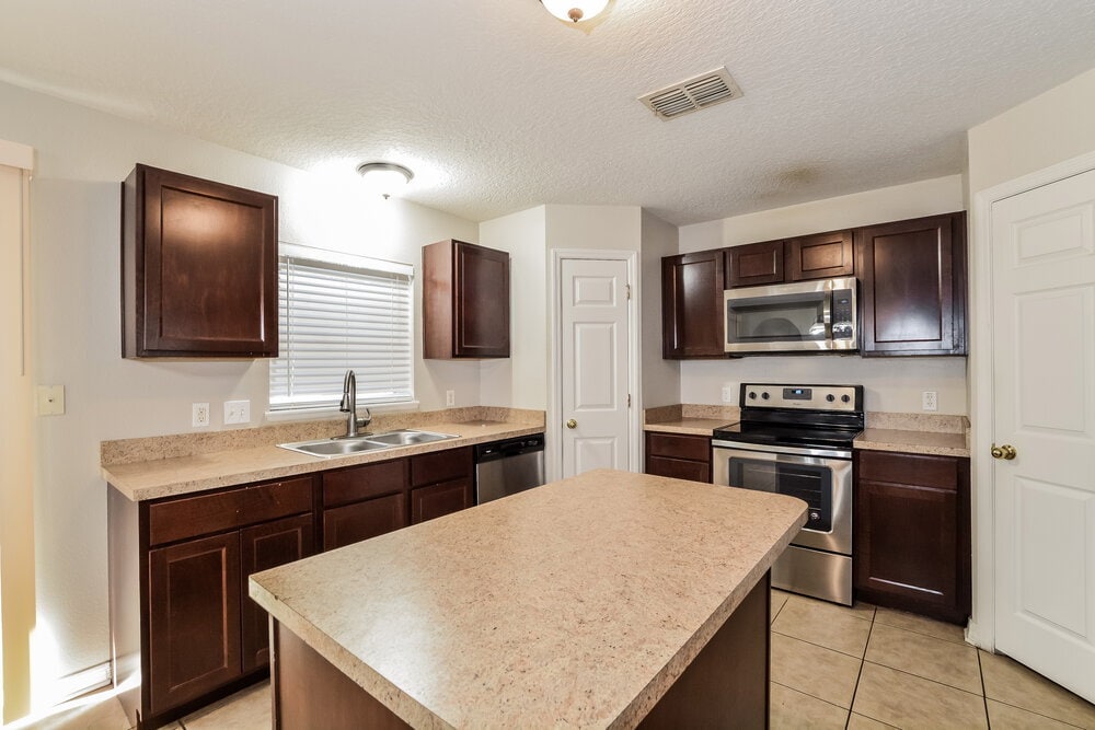 Building Photo - 2209 Nicollett Way