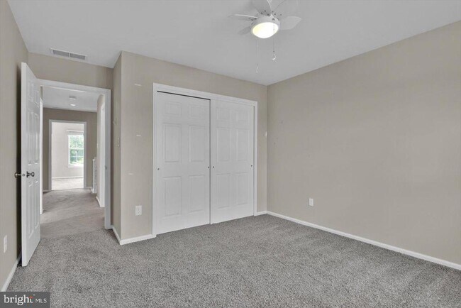 Building Photo - 751 Chanticleer