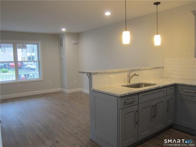 Building Photo - 574 Chopsey Hill Rd