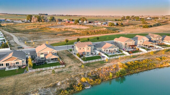 Building Photo - 580 Boxwood Dr