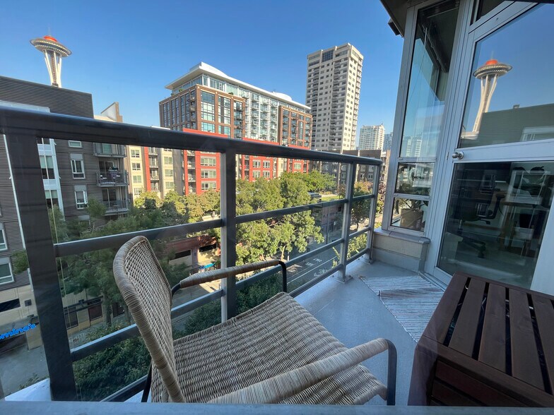 Balcony - 2929 1st Ave