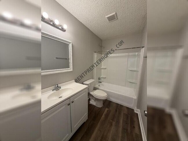 Building Photo - 3611 Pelton Rd