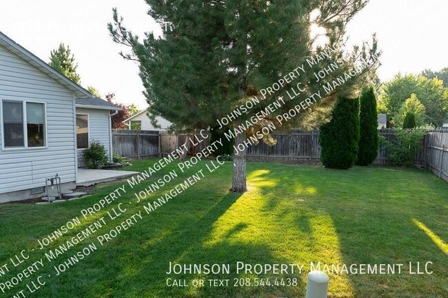 Building Photo - 523 W Halverson St