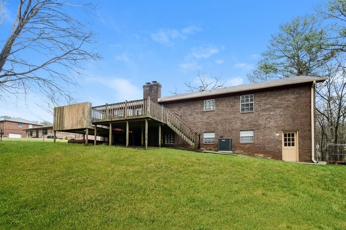 Building Photo - 214 Star Cir