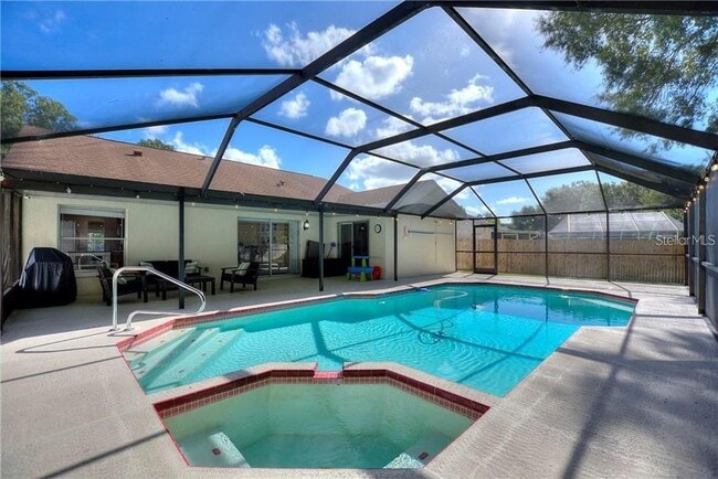 Building Photo - 3662 Chatham Dr