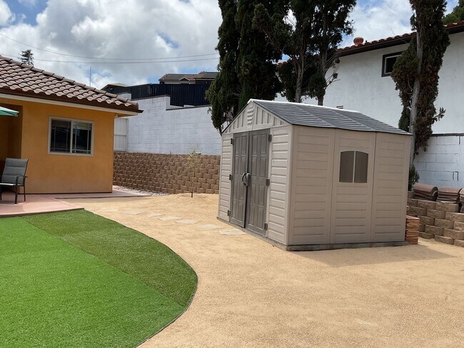 Building Photo - Large Private Yard with View- 1BD/BA ADU