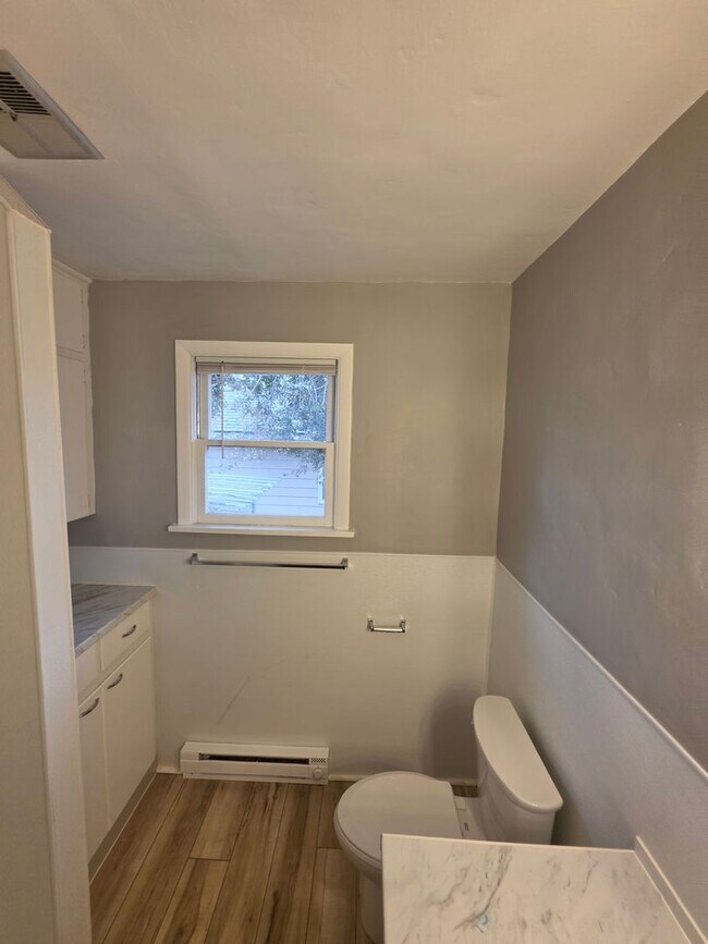 Building Photo - 149 Willard St
