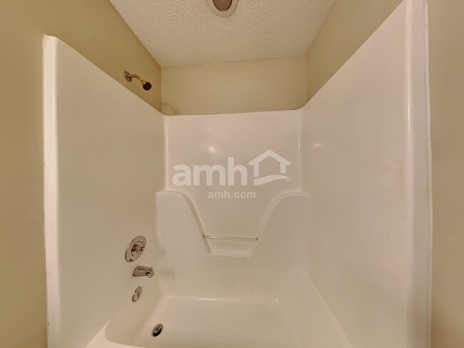 Building Photo - 2725 Freemans Walk Dr