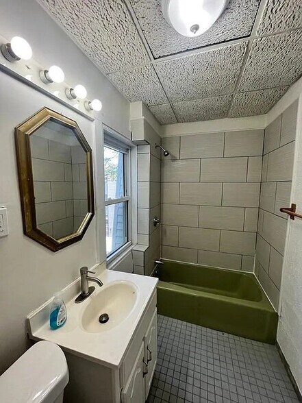 Building Photo - 78 Falcon St