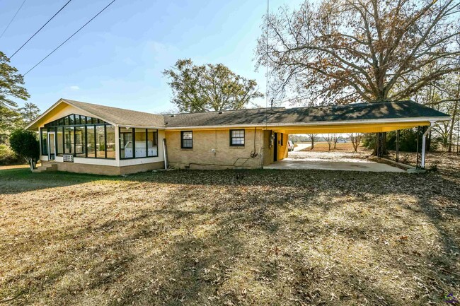 Building Photo - 467 SR 96