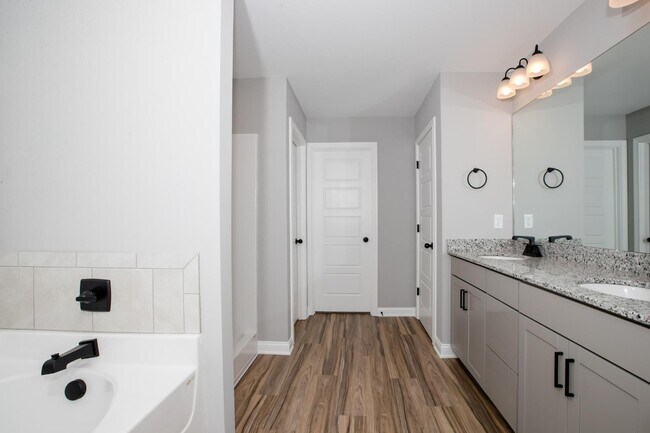 Building Photo - 928 Camden Ct