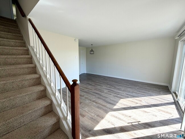 Building Photo - 47 Old Farms Ln