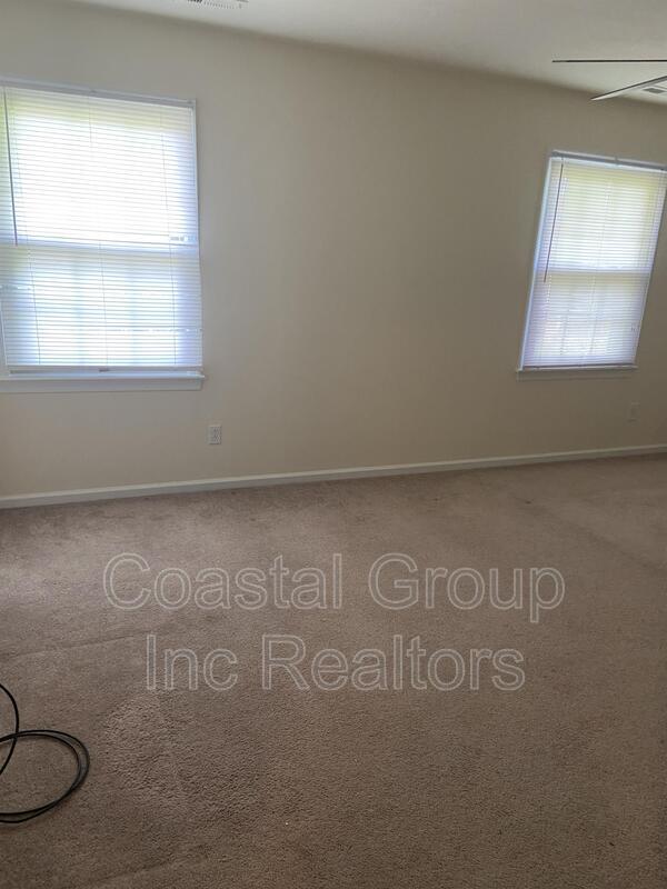 Building Photo - 1020 Colonial Meadows Way