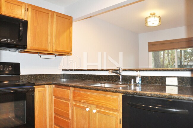 Building Photo - 200 Compton Cir