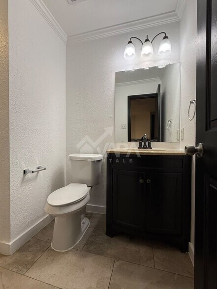 Building Photo - 9666 Green Plain Dr