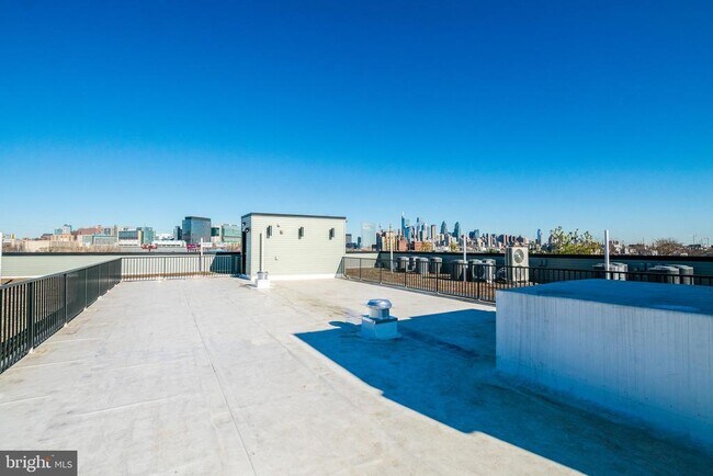 Building Photo - 1330 S Patton St