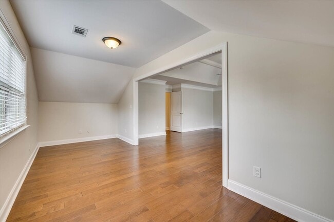 Building Photo - 226 Sandleton Way