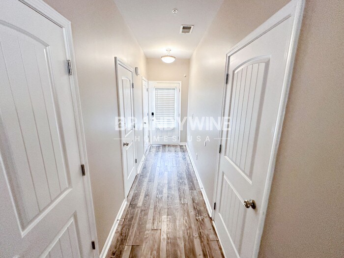 Building Photo - 1916 Old Dogwood