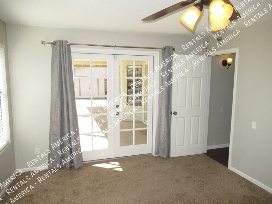 Building Photo - 1251 E Brentrup Dr