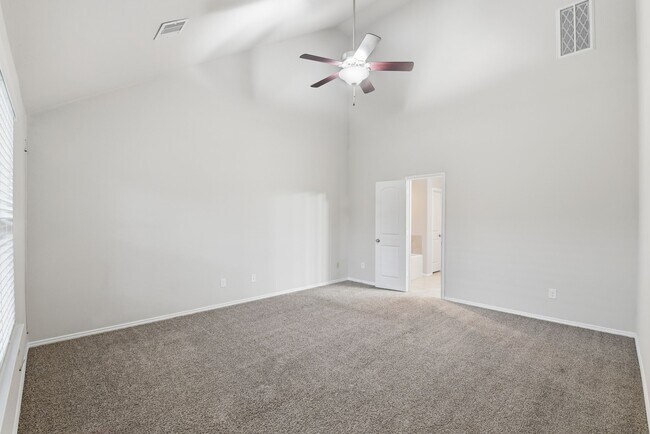 Building Photo - 22014 Pheasant Bend Ln