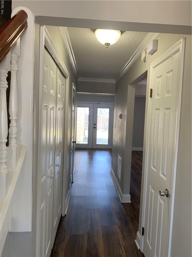 Building Photo - 1654 Jameson Dr