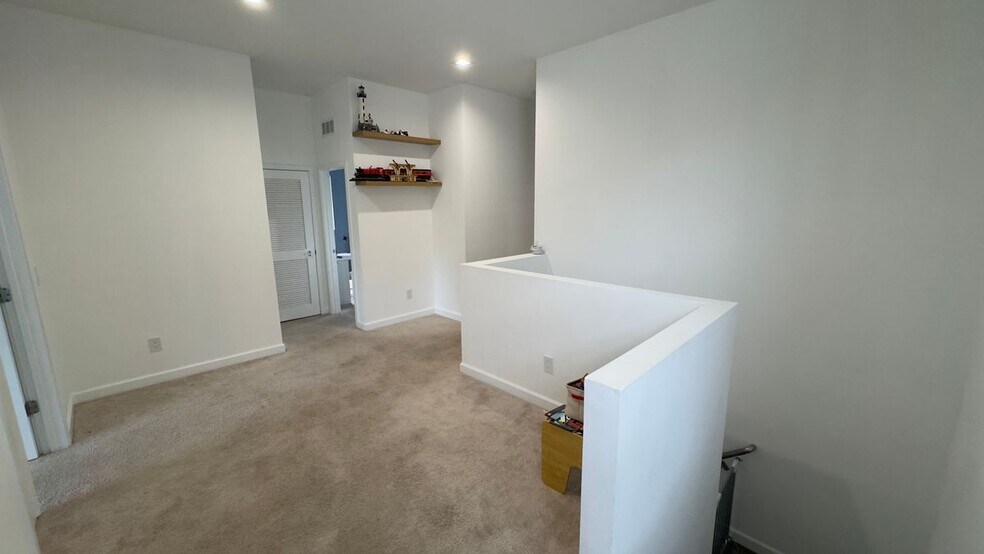 Building Photo - 4980 Whispering Way